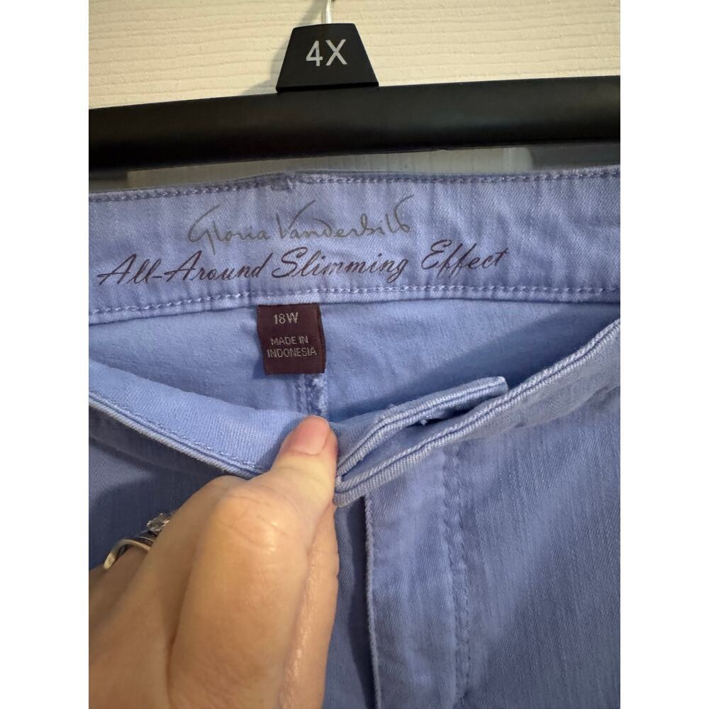 Gloria Vanderbilt Jordyn Capri Jeans Embroidered Embellished Jewels Blue 18W - Picture 3 of 8